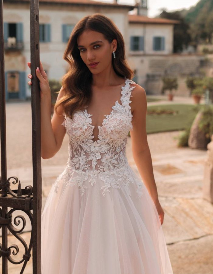 Robe de mariée - Fluide - Incontournable -KT- 33- 240