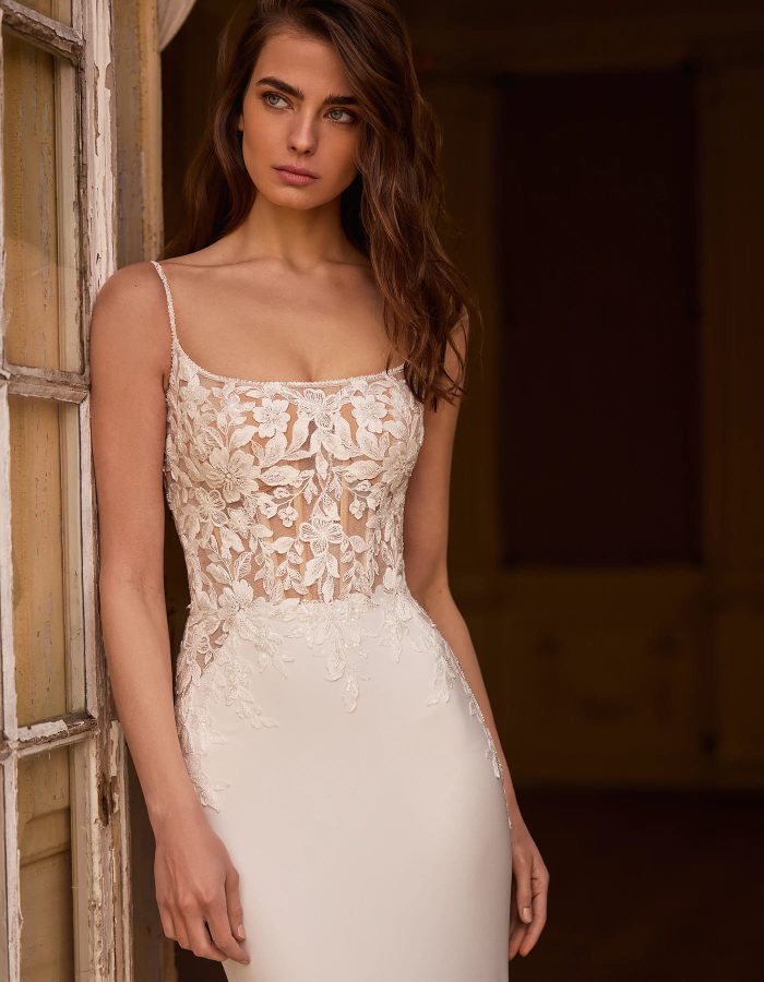 Robe de mariée Fourreau Incontournable AP - 009-Olivia 2