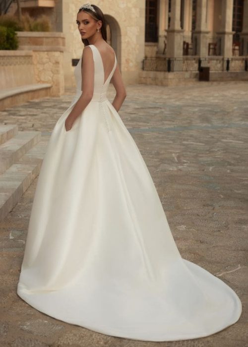 Robe de mariée -Minimaliste – Incontournable – BE- OP- 562